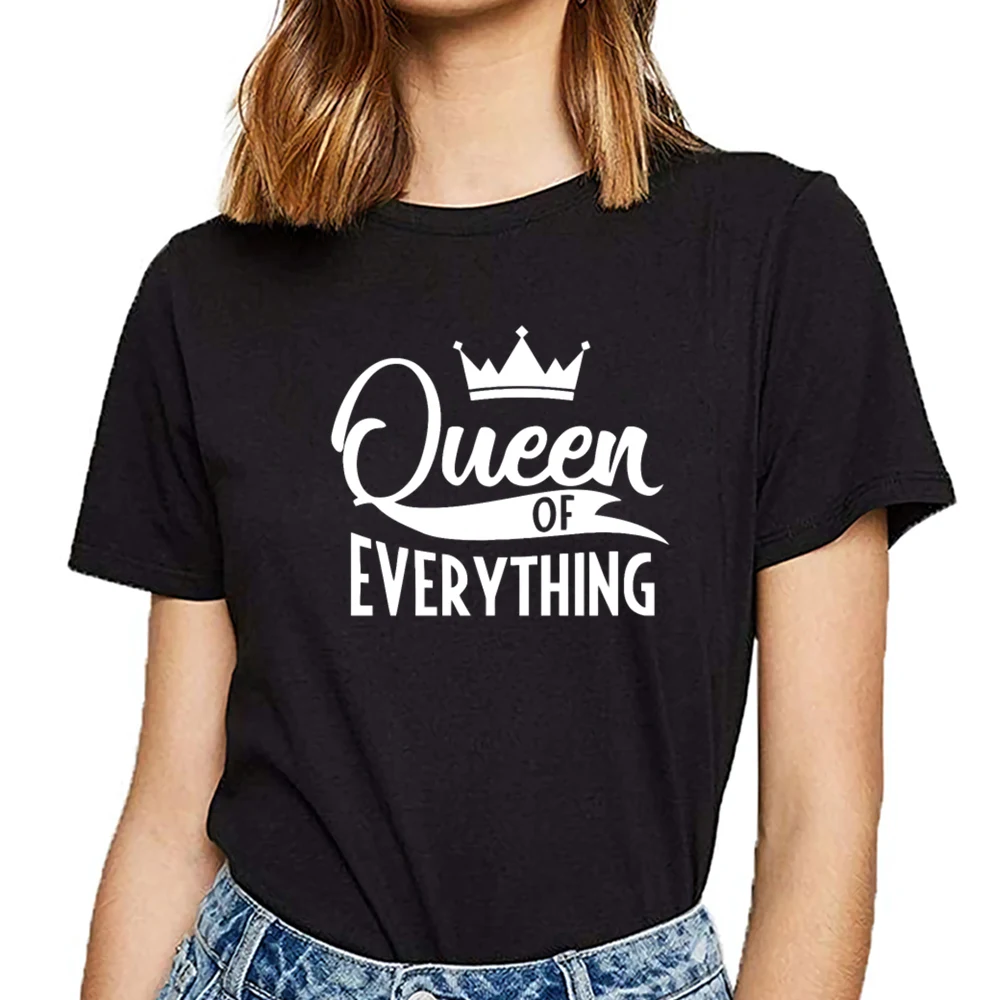 Топы футболка женская queen of everything смешная струящаяся базовая черная короткая |