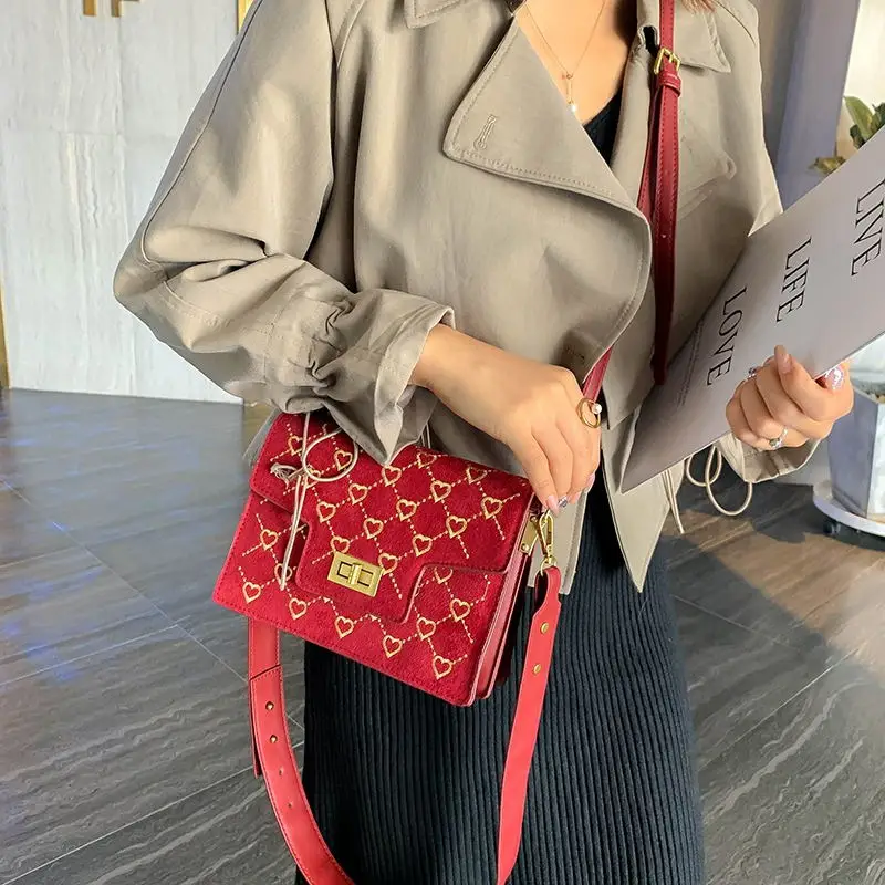 Новая стильная женская сумка модная Одиночная на ремне персональная маленькая