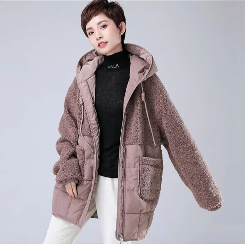 Женское длинное хлопковое зимнее пальто с капюшоном для мамы, новинка, хлопковая Свободная куртка большого размера, женская зимняя бархатная парка из овечьей шерсти 4XL - Цвет: brown