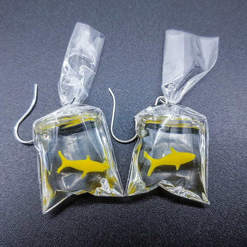 Yellow Прозрачные полимерные серьги золотые рыбки, модные серьги из цинкового сплава для женщин, популярные золотые рыбки из смолы, висячие серьги, ювелирное изделие - Окраска металла: Yellow