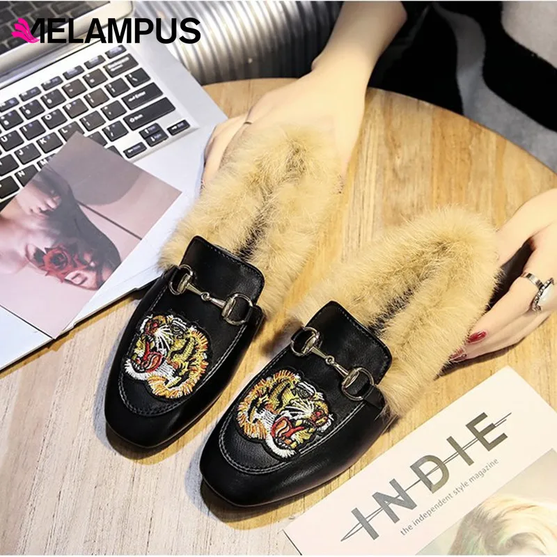 

One Foot Metal Buckle Flat Shoes Embroidery Autumn and Winter Models Lazy Shoes Round Head Low To Help Warm Walking Shoes