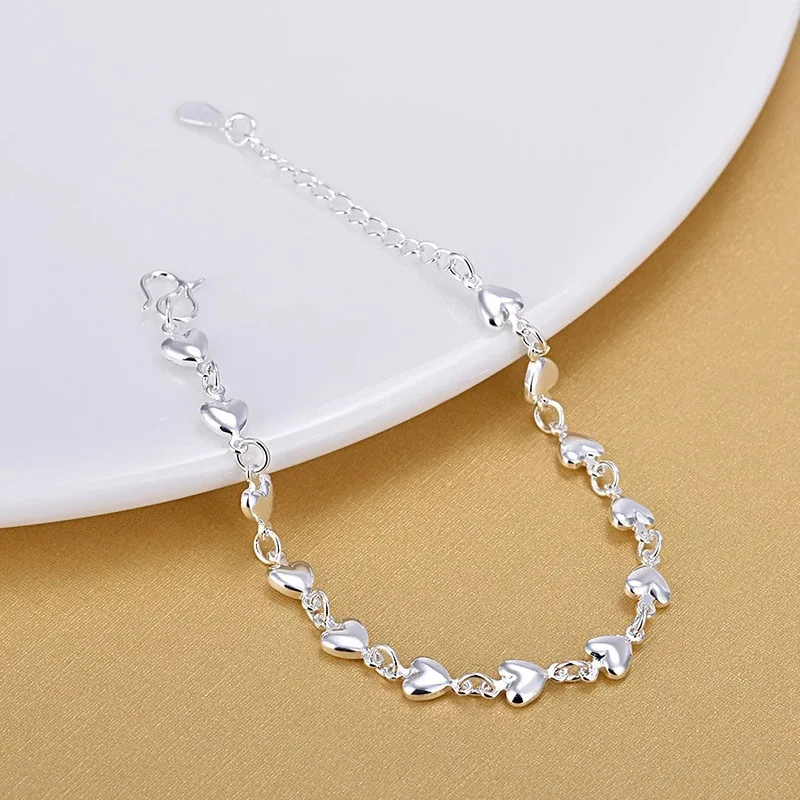 11730821087_823424115