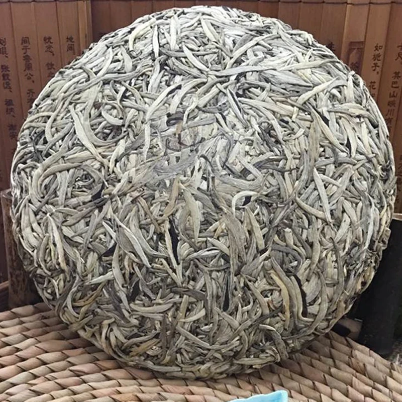 Белый чай, торт, белый чай, Baihao, серебряная игла, восхитительный натуральный чай для сохранения здоровья, торт, Baihao, серебряная игла, 300 г