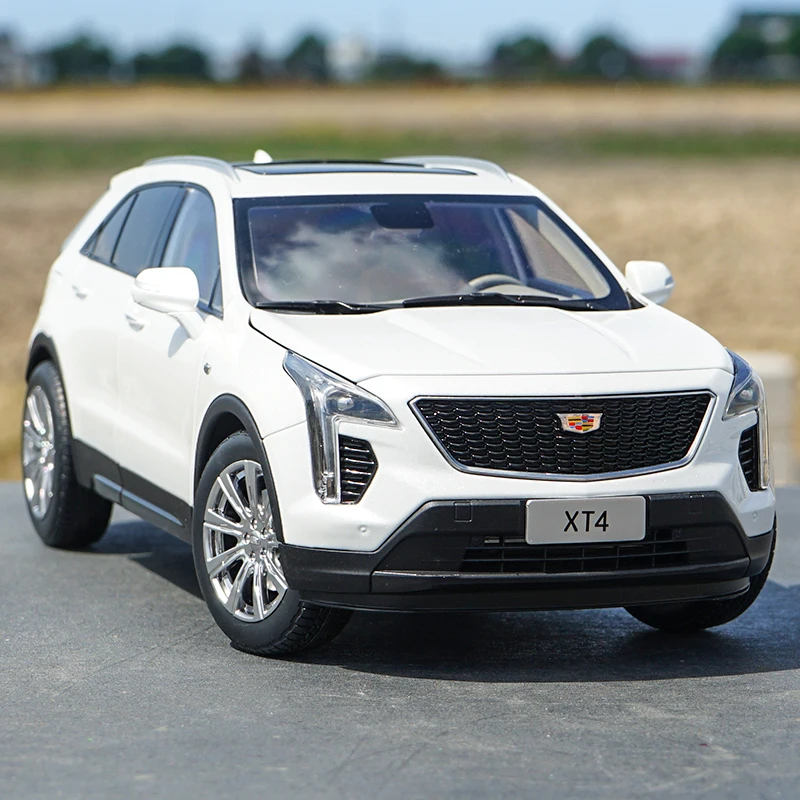 Литая 1:18 Cadillac XT4 дилер издание Коллекционная модель автомобиля SUV с небольшим подарком