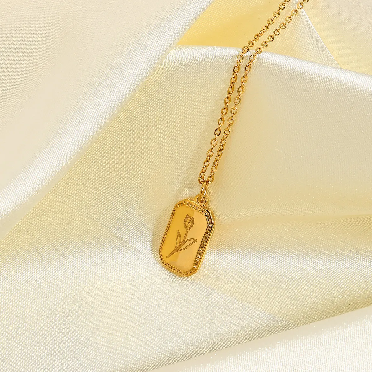 Retro Square Rose Flower Pendant Necklace For Women Minimalist Steel Woman jewelri ​Stainless Steel Choker Neckalce Accessories