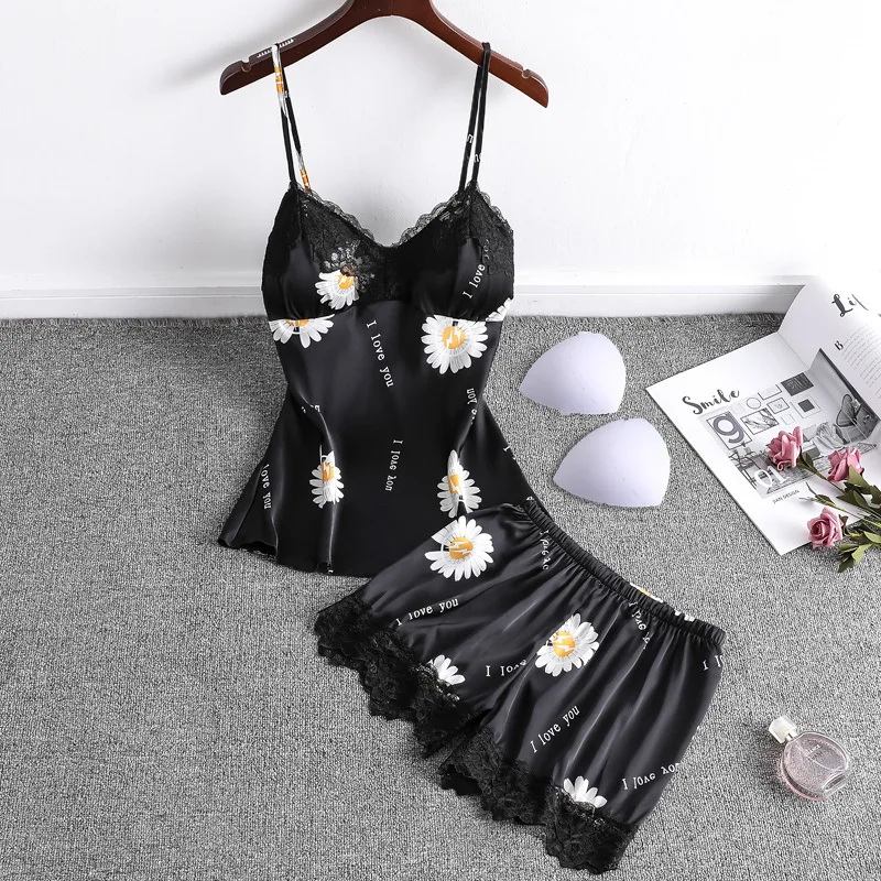 Рисунок 5 - Модный женский пижамный комплект