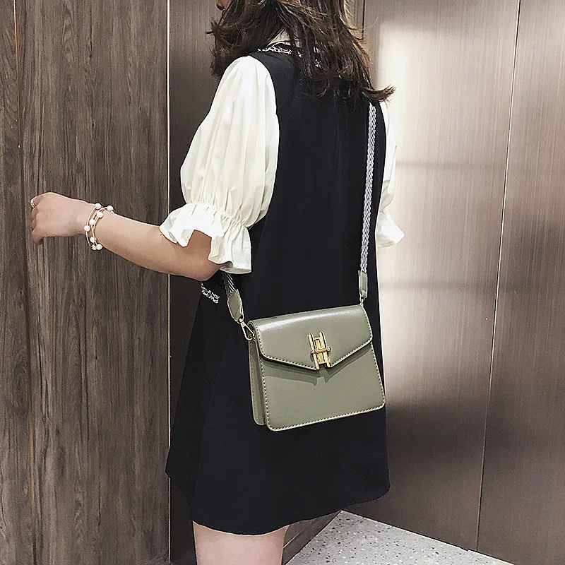 

Women's Metal Lock Small Square Bag 2019 New Korean Wave Joker Single Shoulder Messenger Bag Fashion Texture Bag