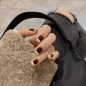 

24pcs French Style Yellow Edge Fake Nails Fashion Personality Short Length Square Head Detachable Nail Pieces with Glue