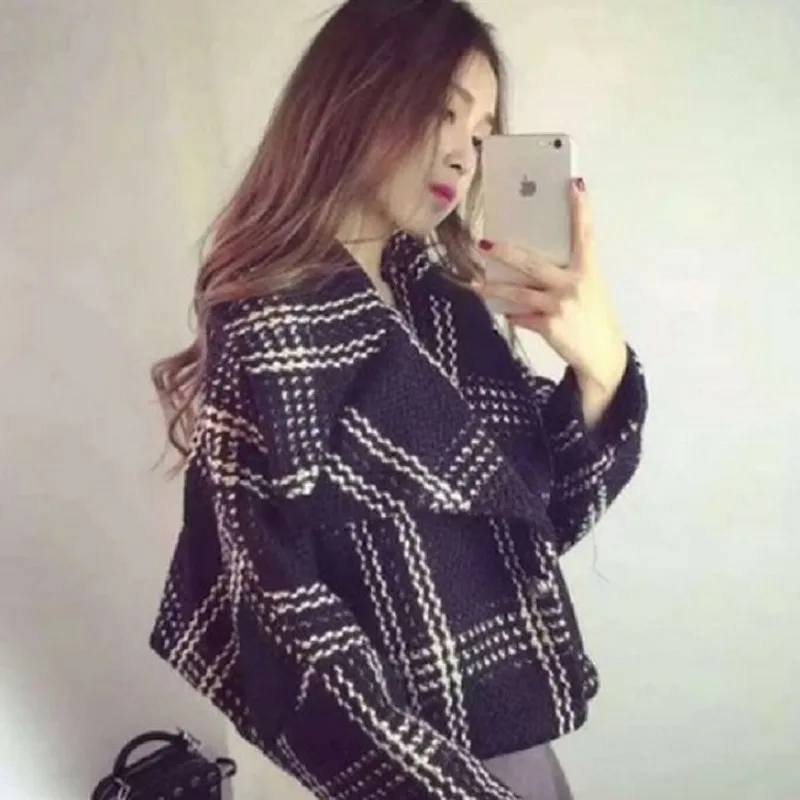 Осенне-зимнее плотное шерстяное пальто для женщин, свободные Модные клетчатые топы, короткая шерстяная парка, новая женская куртка с рукавами «летучая мышь» и отворотом