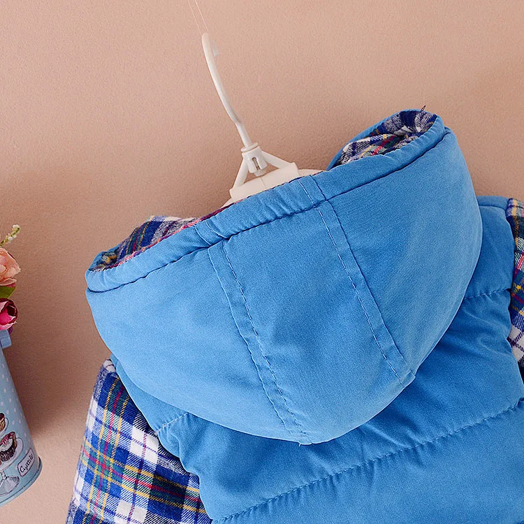 2389770861_1832678058