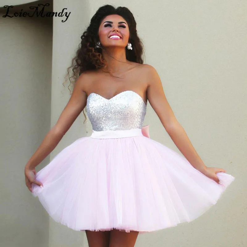

Soft Tulle Short Cocktail Dresses With Bowknot Elegant Backless Prom Party Gowns For Women Sweetheart Neck Robes de cocktail