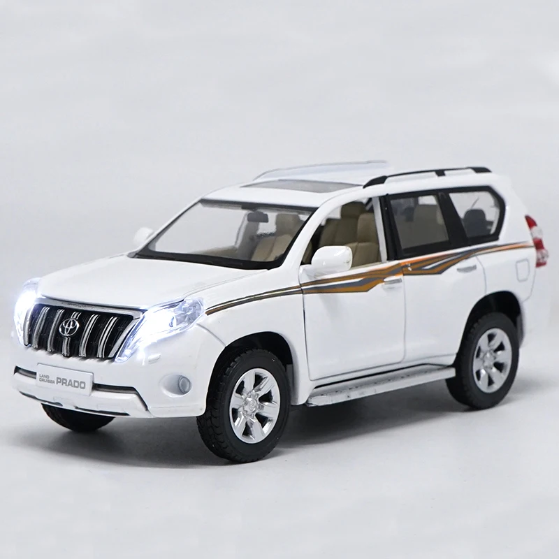 Литая игрушка в масштабе 1:32 модель внедорожника Toyota Land Cruiser Prado со светильник кой