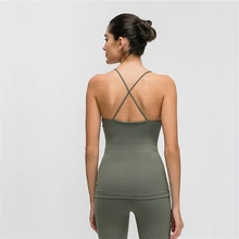 Для женщин футболка для тренировок с Встроенный лифчик с перекрестными ремешками спортивный Топ Спортивная одежда для спортзала на сплошной подошве с полосками на спине Топ Для Йоги Новинки для женщин