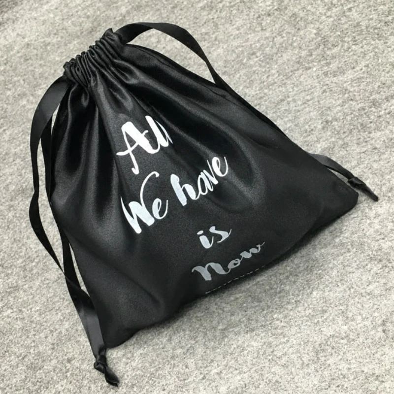 50p 사용자 지정 로고 인쇄 보석 파우치 새틴 가방 보석 포장 사용자 지정 Drawstring 가방 결혼식 선물 메이크업 머리 재사용 가능한 자루
