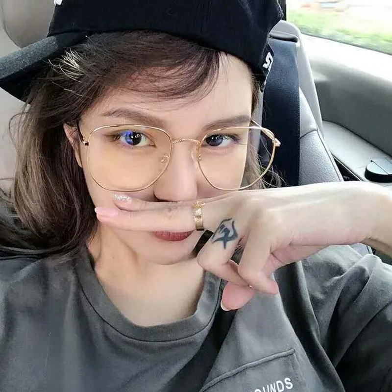 

SPH 0 -1.0 -1.5 -2.0 -2.5 -3.0 -3.5 -4.0 Women Alloy Myopia Glasses Square Non Spherical Layer Coated Lenses Eyeglasses