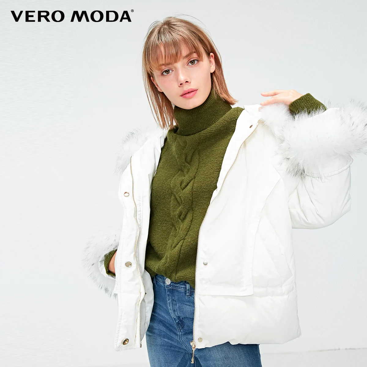 Vero Moda женский короткий пуховик из меха енота с капюшоном и кулиской | 318423523 - Цвет: Snow white