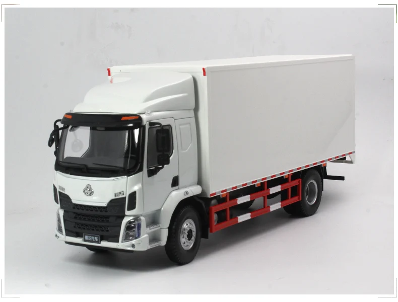 1/24 Dongfeng chenglong M3 светильник модель грузовика 1:24 M3 модель грузовика для продажи - Цвет: White