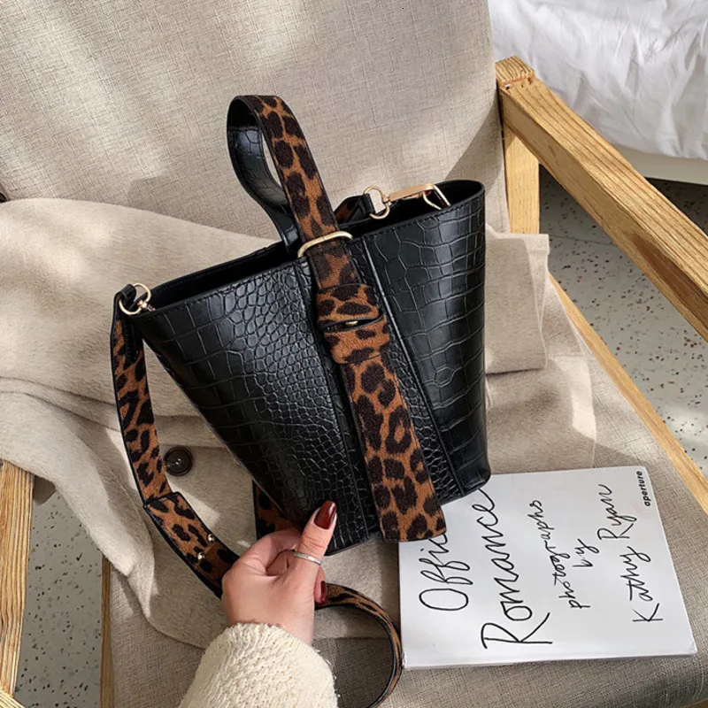 

Female Alligator Crossbody Bag For Women 2020 Leather Luxury Handbag Designer Sling Sac A Main Ladie Hand Shoulder Messenger Bag