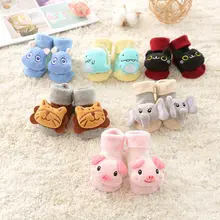 Носки для малышей; нескользящие хлопковые носки-тапочки с изображением куклы из мультфильма с колокольчиками; мягкие Милые сапожки для маленьких девочек и мальчиков