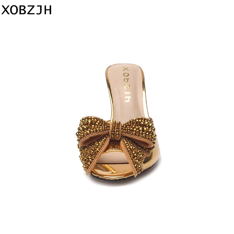 Брендовые дизайнерские босоножки золотистого цвета; роскошные женские туфли из кожи на высоком каблуке; женские свадебные и вечерние туфли; женские туфли на каблуке с открытым носком и кристаллами