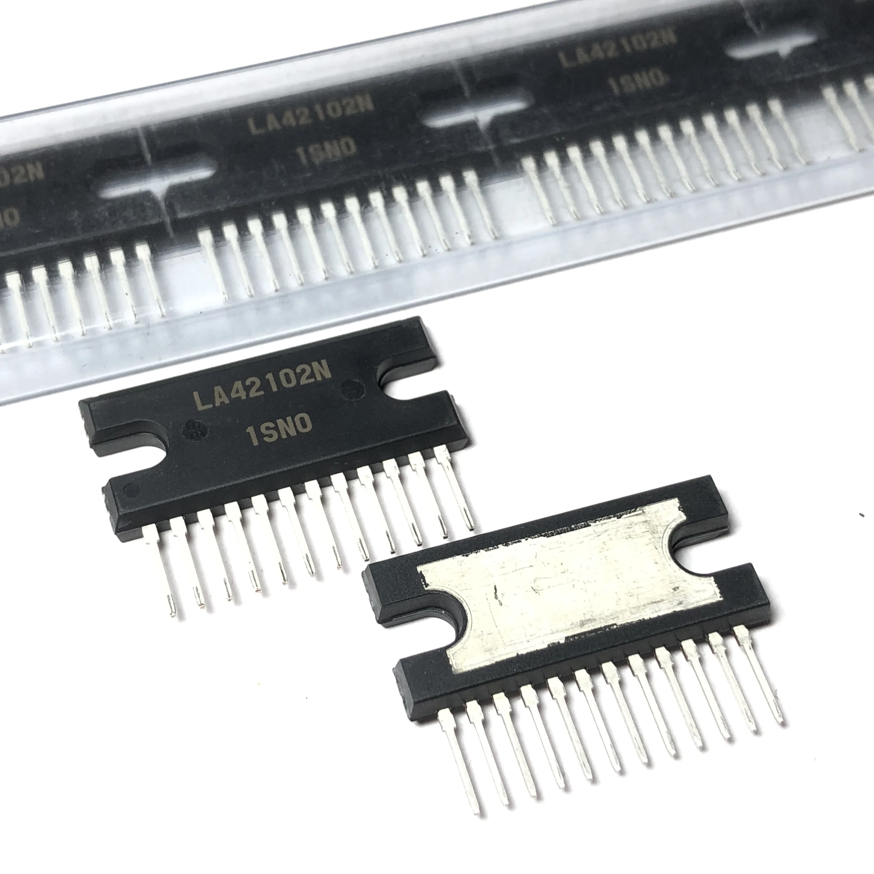 LA42102N SIP-12P 5 шт./лот