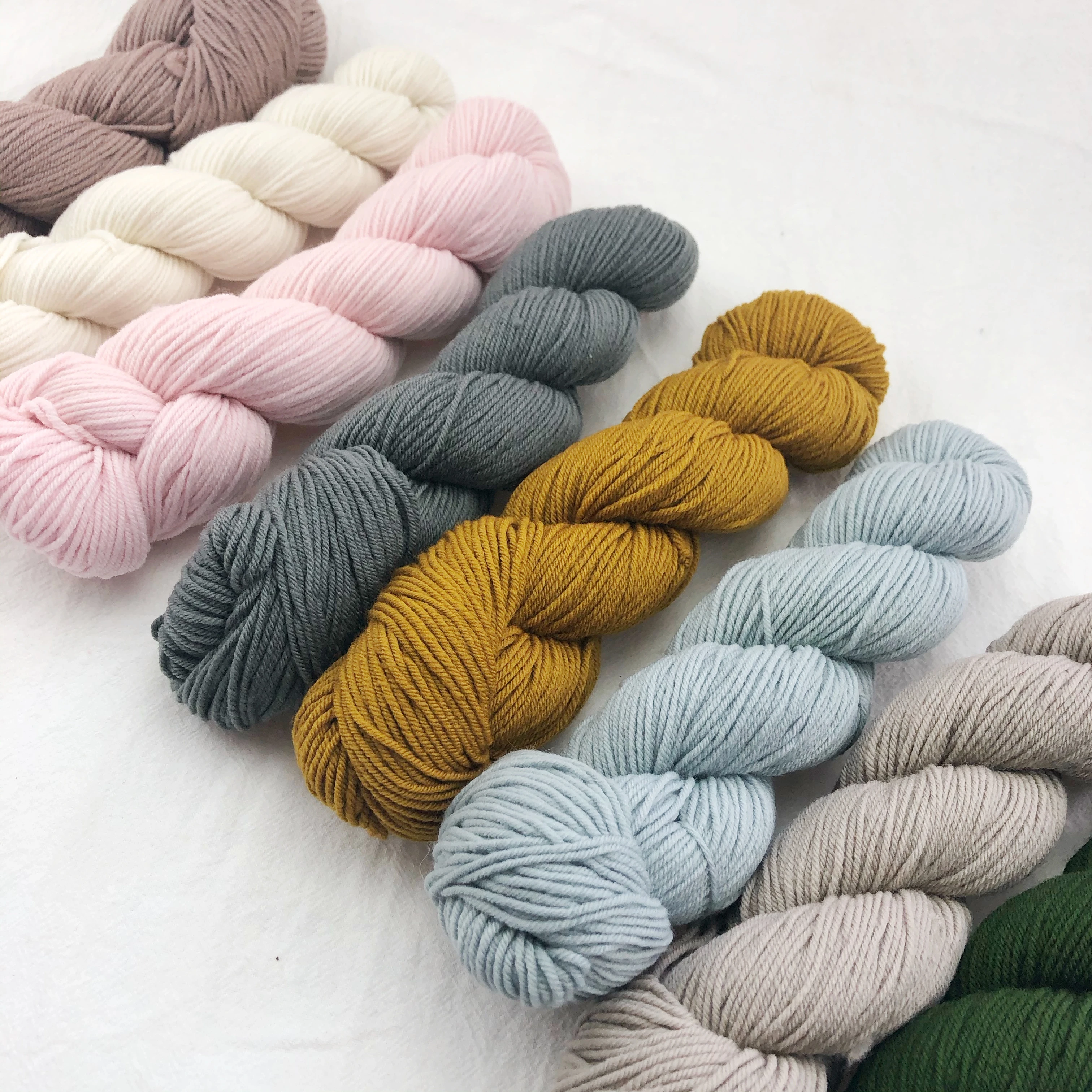 Madeja Hilo de lana merina 100% para tejer a mano, tejido de ganchillo, suéter, sombrero, bufanda, 50g|Hilados| AliExpress