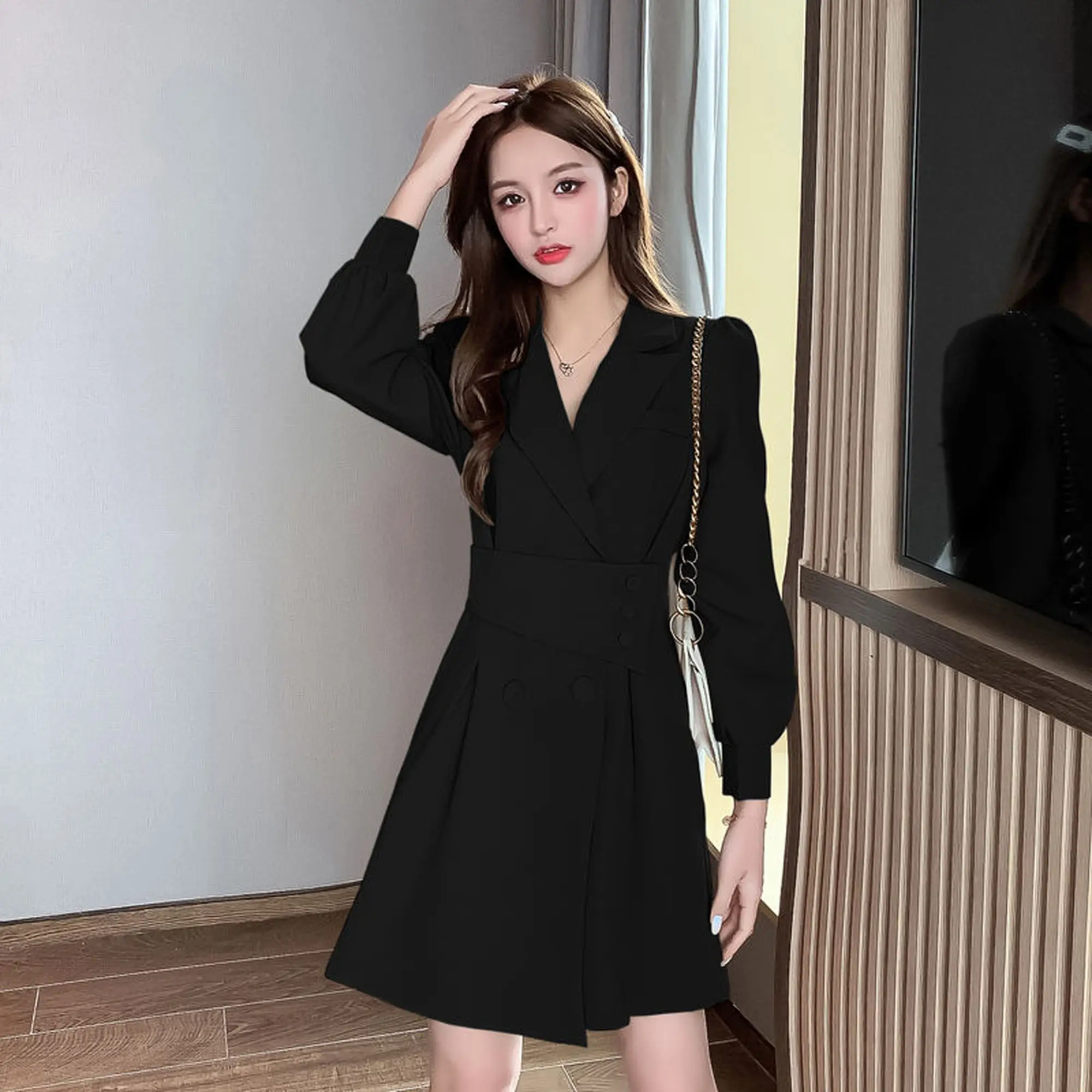 Suit collar long sleeve dress women's spring and autumn 2020 new small Korean design sense windbreaker short skirt fashion