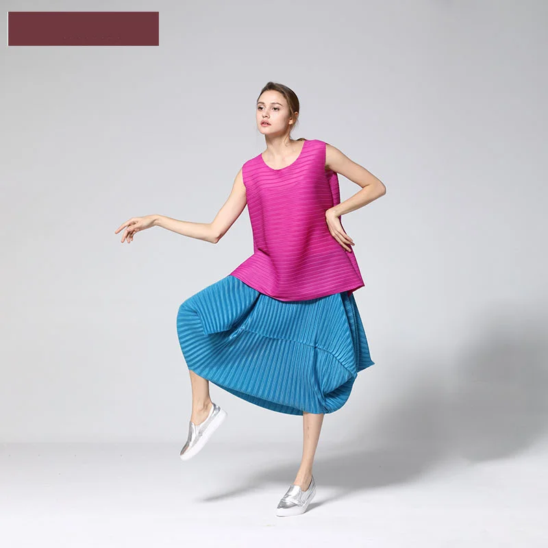 Красный New Fashion Runway Pleats T-shirts Sleeveless Women Casual Loose Tops O-Neck Tees Female Solid Color Summer Clothes - Цвет: Красный