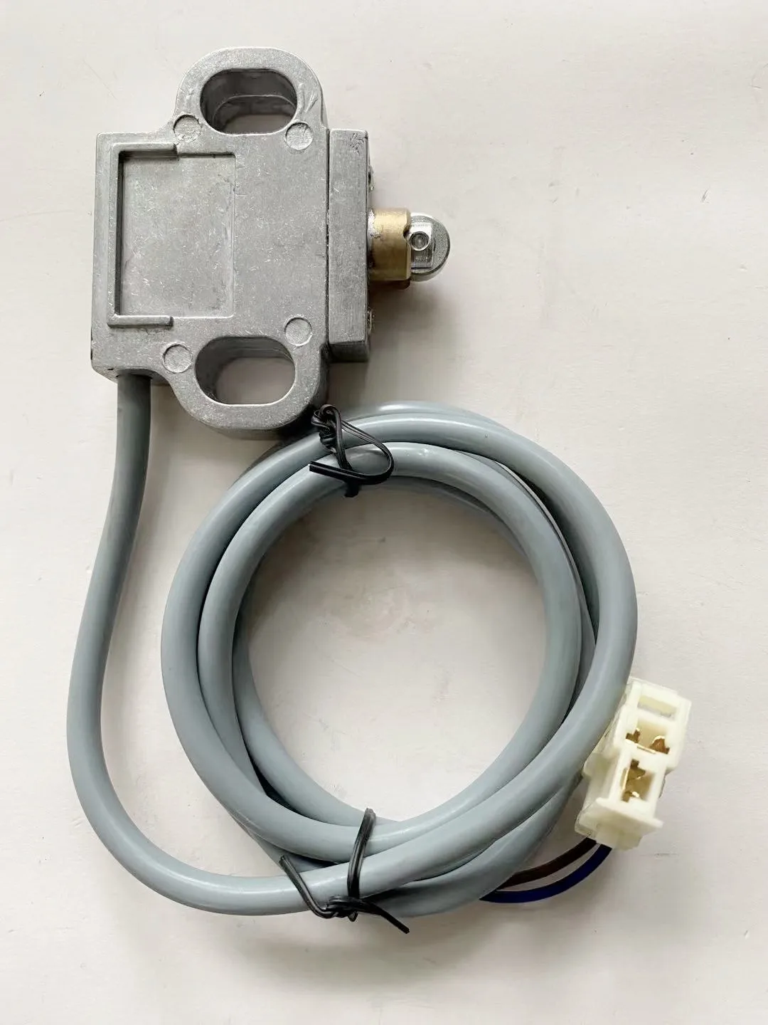 Excavator Komatsu walking pressure switch sensor PC60 120 100 200-5 stroke sensor D4C-9093/203-06-56210 accessories