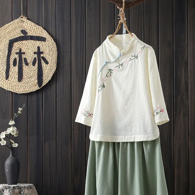 Koop Plus Size Vrouwen Blouses Bloemen Borduren 3 4 Mouwen Wit Overhemd Katoen Effen Kleur Elegante Dames Tops