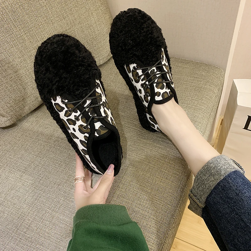 

Brand Winter Women Vintage Lace Up Leopard Shoes Designer Girls Wool Outdoor Plus Velvet Flats Chic Female Warm Low Heels Shoes