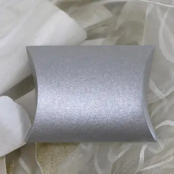 

100pcs/lot Luxury Silver Pearl Paper Pillow Candy Boxes Wedding Candy Box For Party Ceremony Business Festival Candy Box