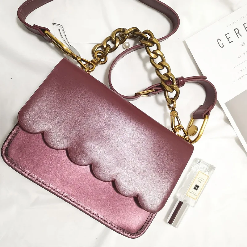 

2019 New Style Women's Metal Chunky Chain Wave Pattern Flip Single-shoulder Crossbody Bag Singapore Celebrity Style Petal Large