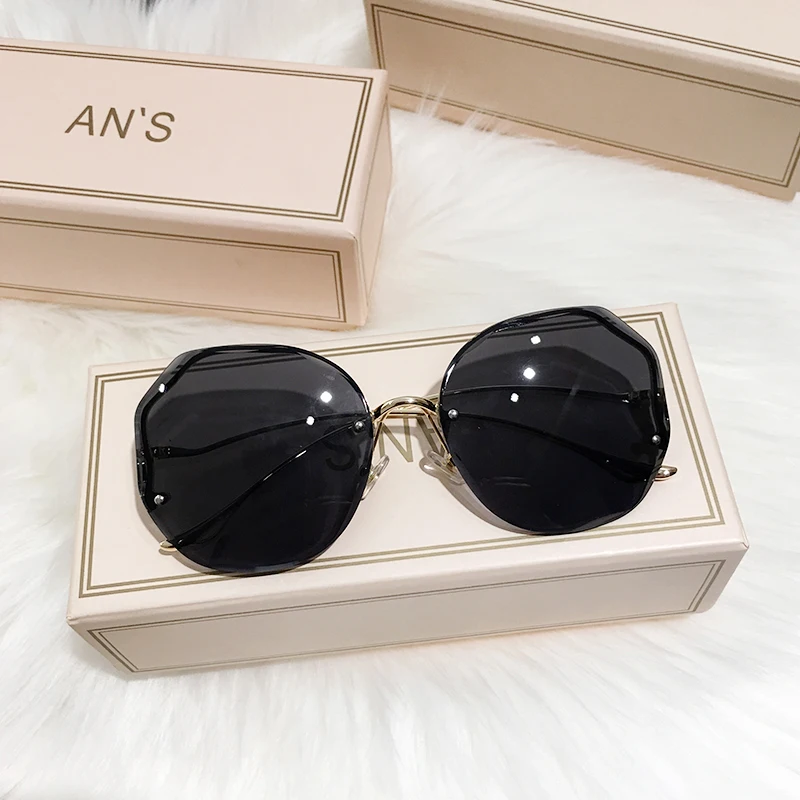 2021 Fashion Tea Gradient Sunglasses Women Ocean Water Cut Trimmed Lens Metal Curved Temples Sun Glasses Female UV400 raybans women Sunglasses