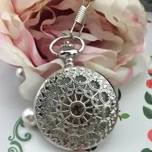 20 шт./лот полые Римский циферблат серебро стимпанк карманные часы Механические рука ветер скелет для мужчин женщин подарок с цепочкой