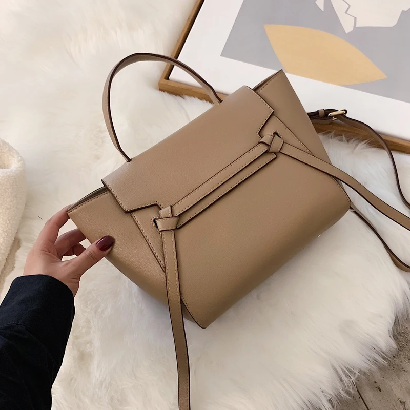 

2020 NEW Original Design Fashion Vintage Tote Handbag & Fashion Diagonal Bag Catfish Bag Width 33cm Height 21cm Thickness 13cm