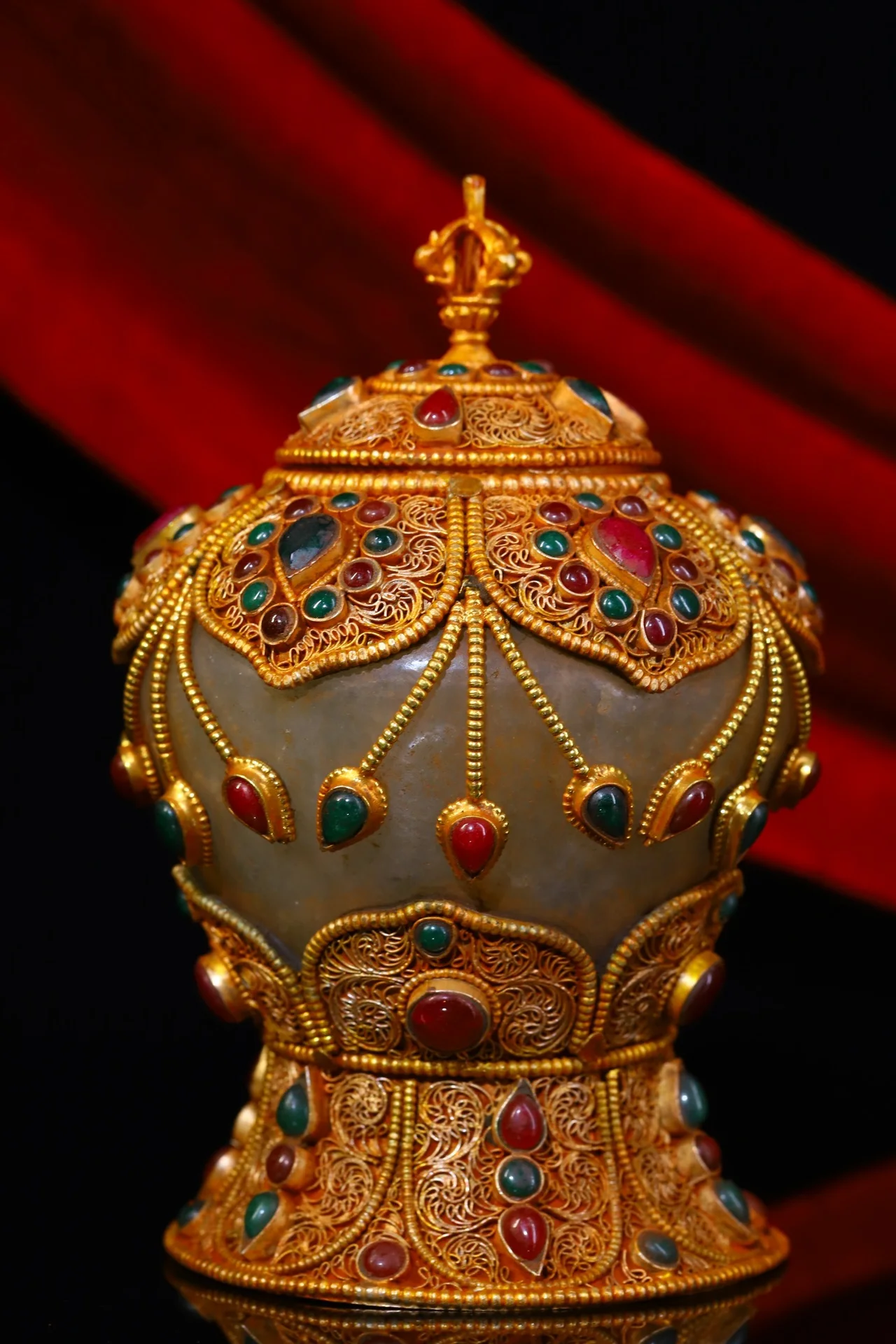 

6"Tibet Temple Collection Old Natural Crystal Cinnabar Tibetan silver mosaic Gem Treasure jar Jewelry Box Ornaments Town House