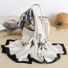 

2022 Luxury brand Autumn and winter lady New style Fashion Color matching Print silk scarf lady Popular headcloth beach shawl
