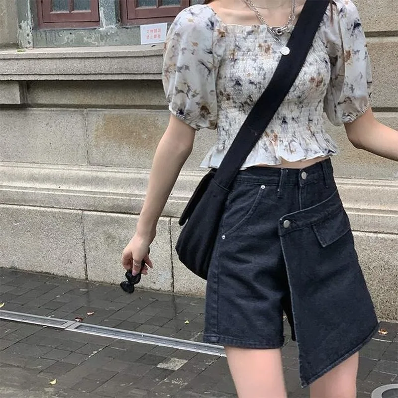 Рисунок 6 - Женский костюм из двух предметов