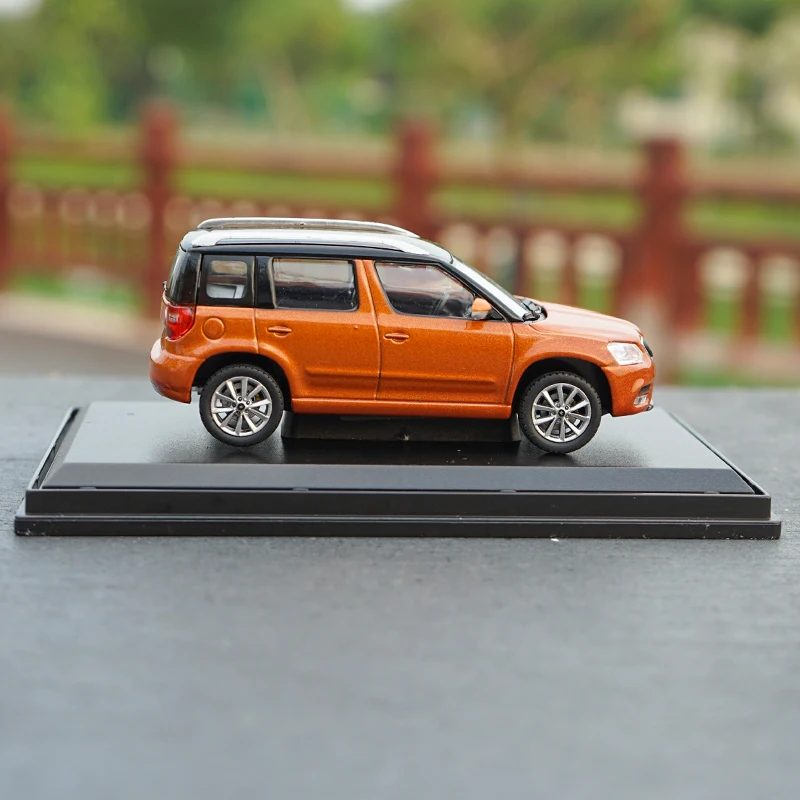 Высококачественная оригинальная модель 1:43 SKODA Yeti City Edition из сплава коллекционный