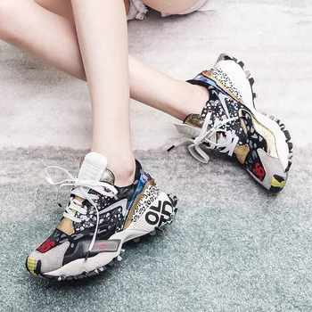 

European station women's shoes 2020 spring new thick bottom muffin shoes casual shoes all kinds of sports shoes ins dad shoes tr