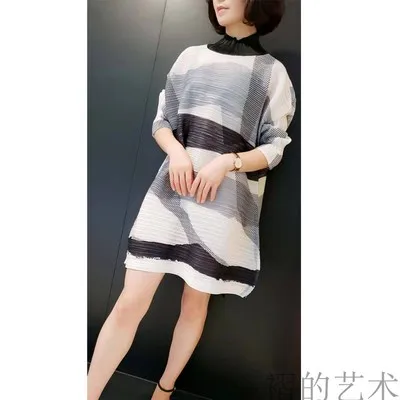 Черный Горячая Высокое качество ткань miyake Плиссированное цельное платье три четверти в полоску прямое платье - Цвет: Черный