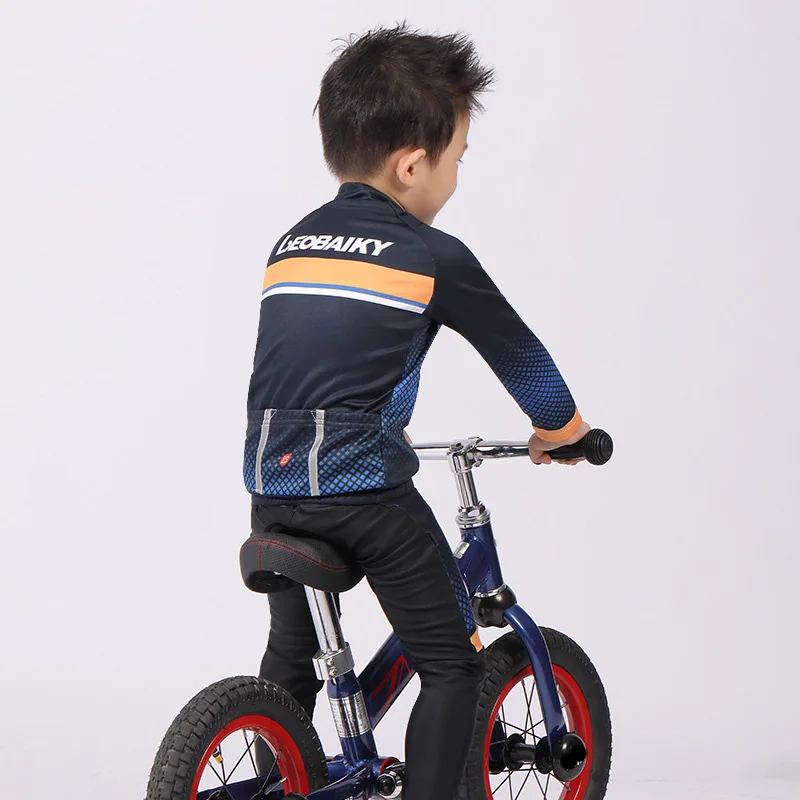 12057986275_1907759146