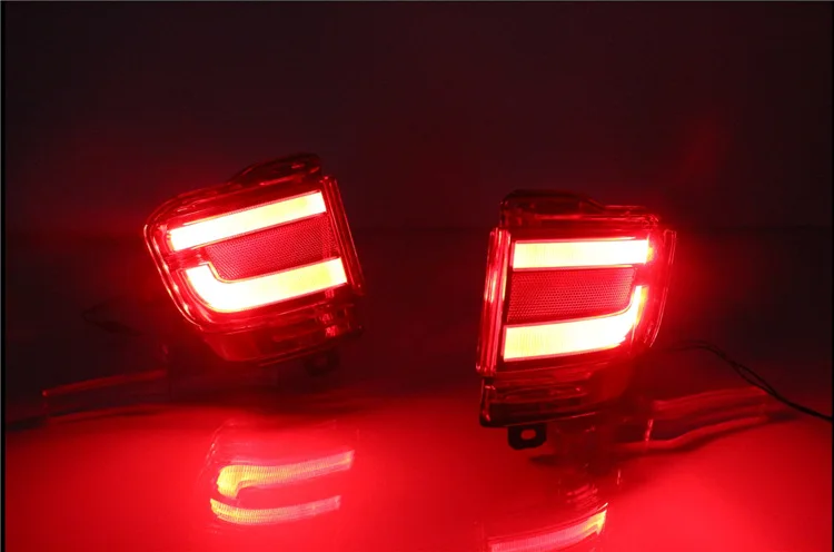 2PCS For Toyota Land Cruiser FJ200 LC200 SNCN Car LED Rear Fog Lamp Bumper Light Auto Warning Light Reflector