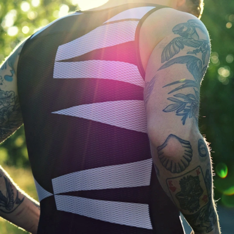 tic_mens_baselayer_sleeveless_05-2000x1333