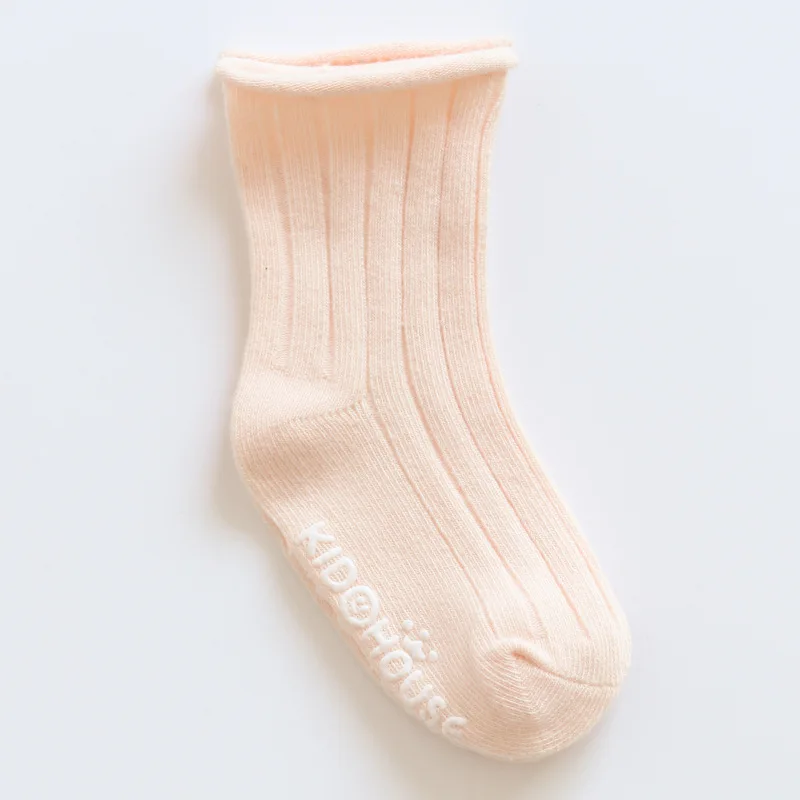 Коллекция года, милые однотонные носки для малышей осенне-зимние хлопковые милые Нескользящие носки для новорожденных мальчиков и девочек, мягкие носки-тапочки с рисунком