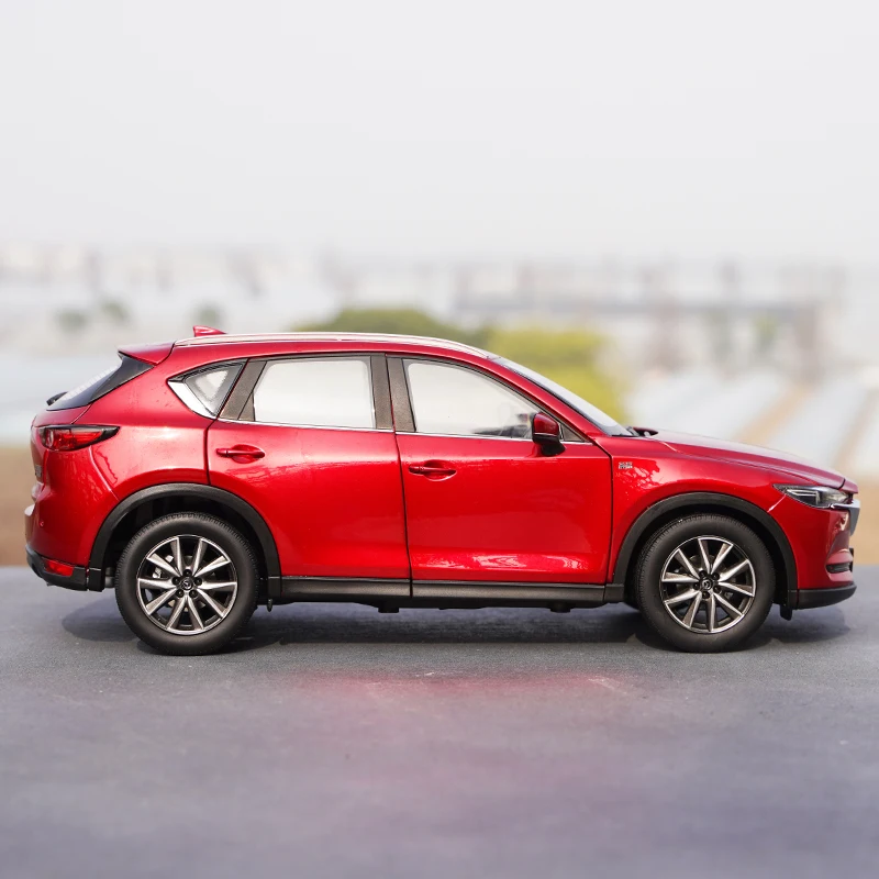 Модель автомобиля под давлением в масштабе 1:18 Mazda CX 5 Red SUV из сплава коллекция