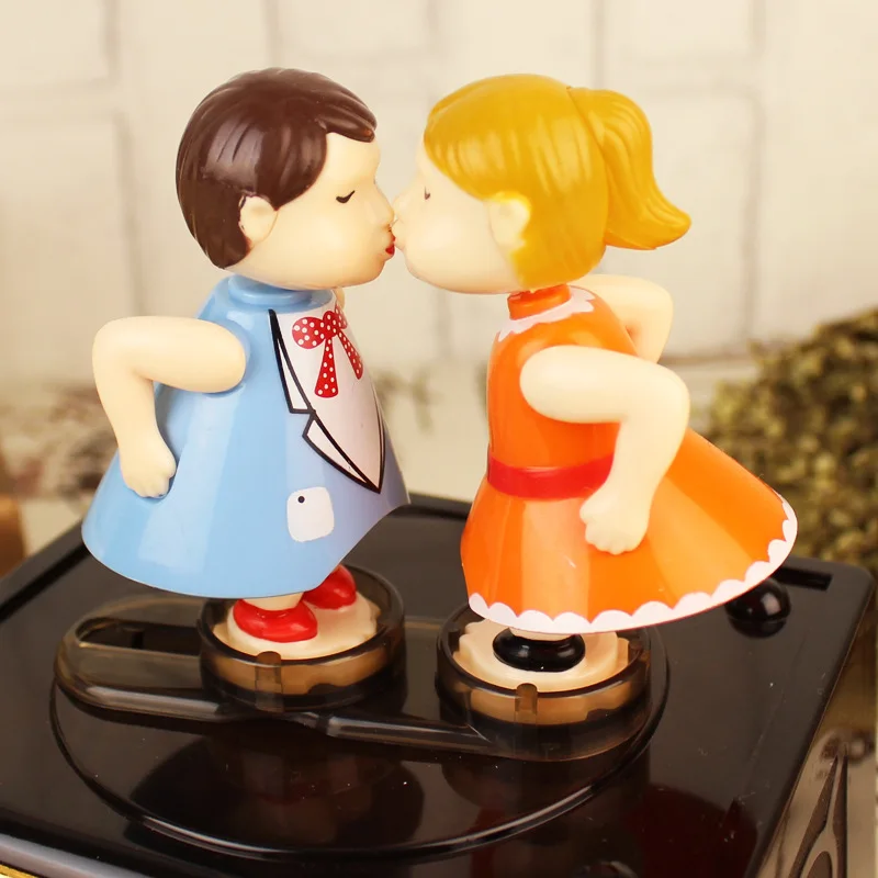 Retro Recorder Music Box Couple Kissing Musical Case Valentine's Day Gift for Boy and Girl Friends Home Decoration Crafts 3