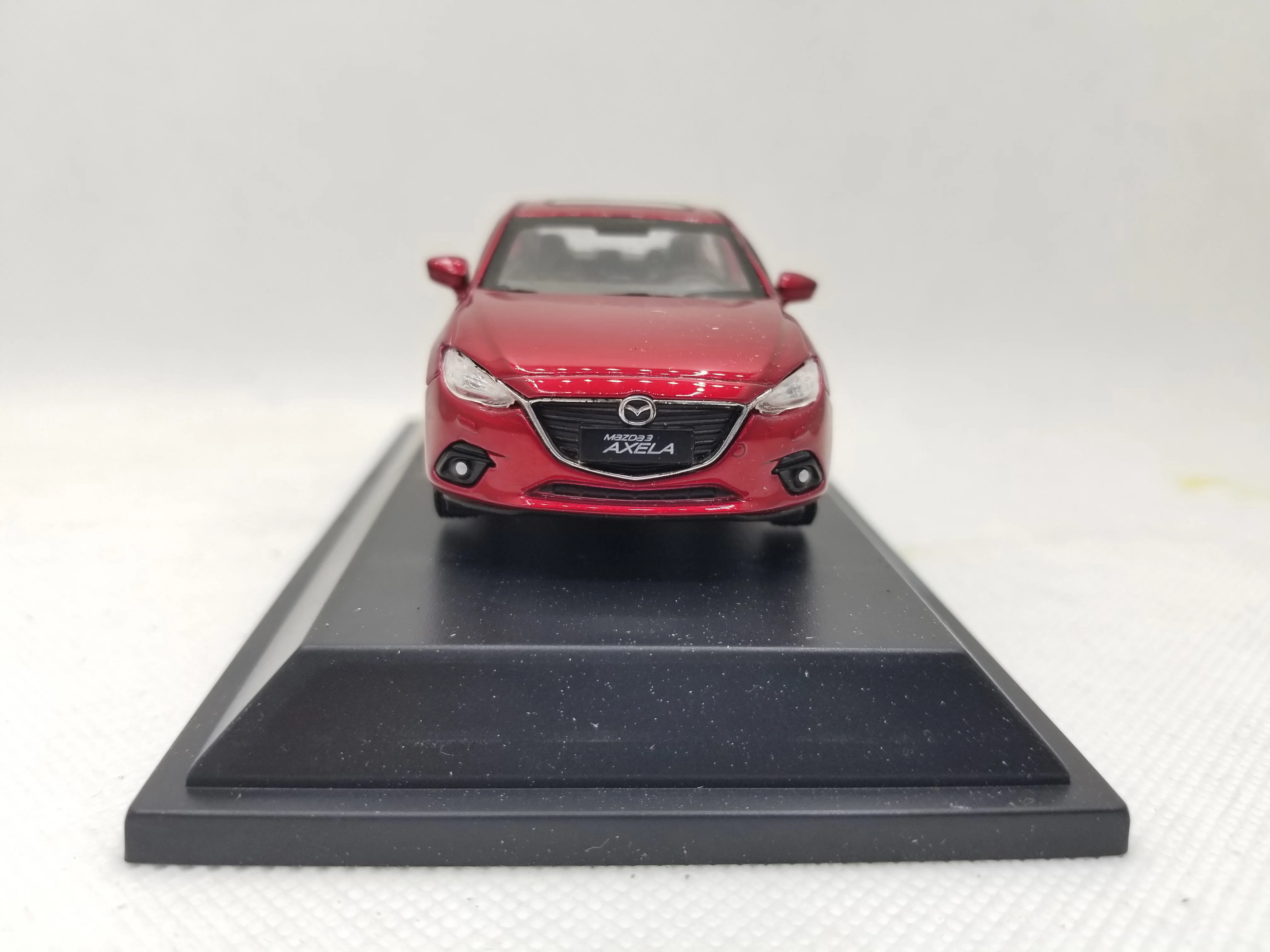 1:43 литая под давлением модель для Mazda 3 Axela Красный Седан сплав игрушечный автомобиль миниатюрная коллекция подарки Мазда 3