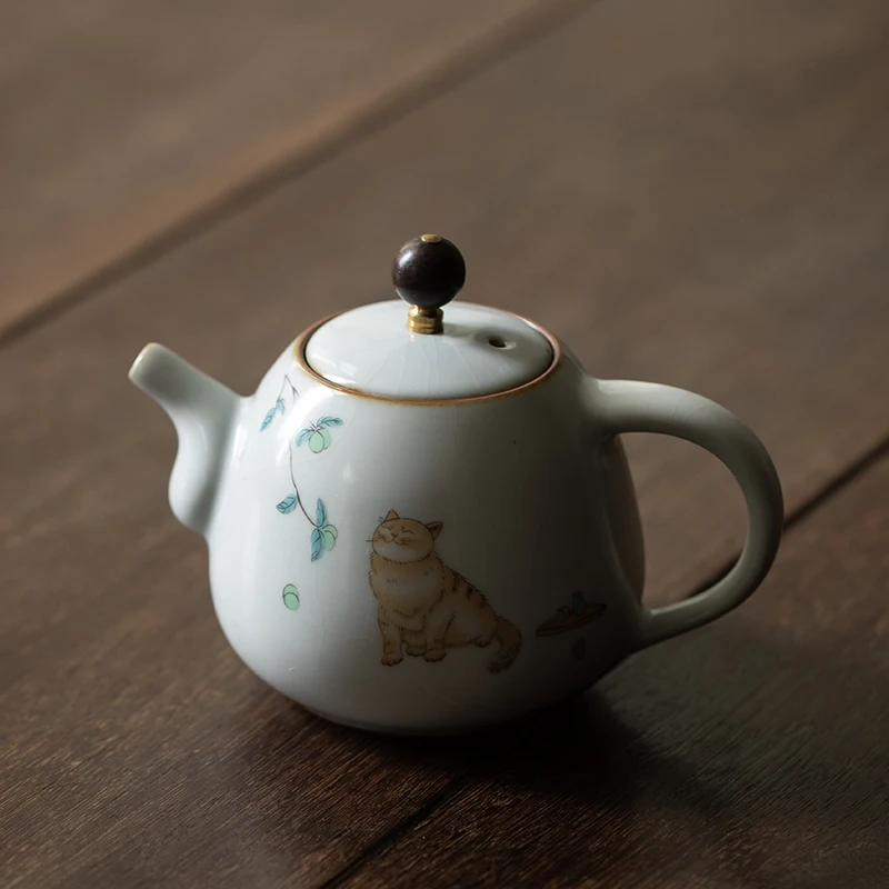 https://ae01.alicdn.com/kf/Ha37a4d2a859f40d8b75449643b564cbbz/LUWU-cute-cat-ceramic-teapot-traditional-chinese-tea-pot-280ml.jpg